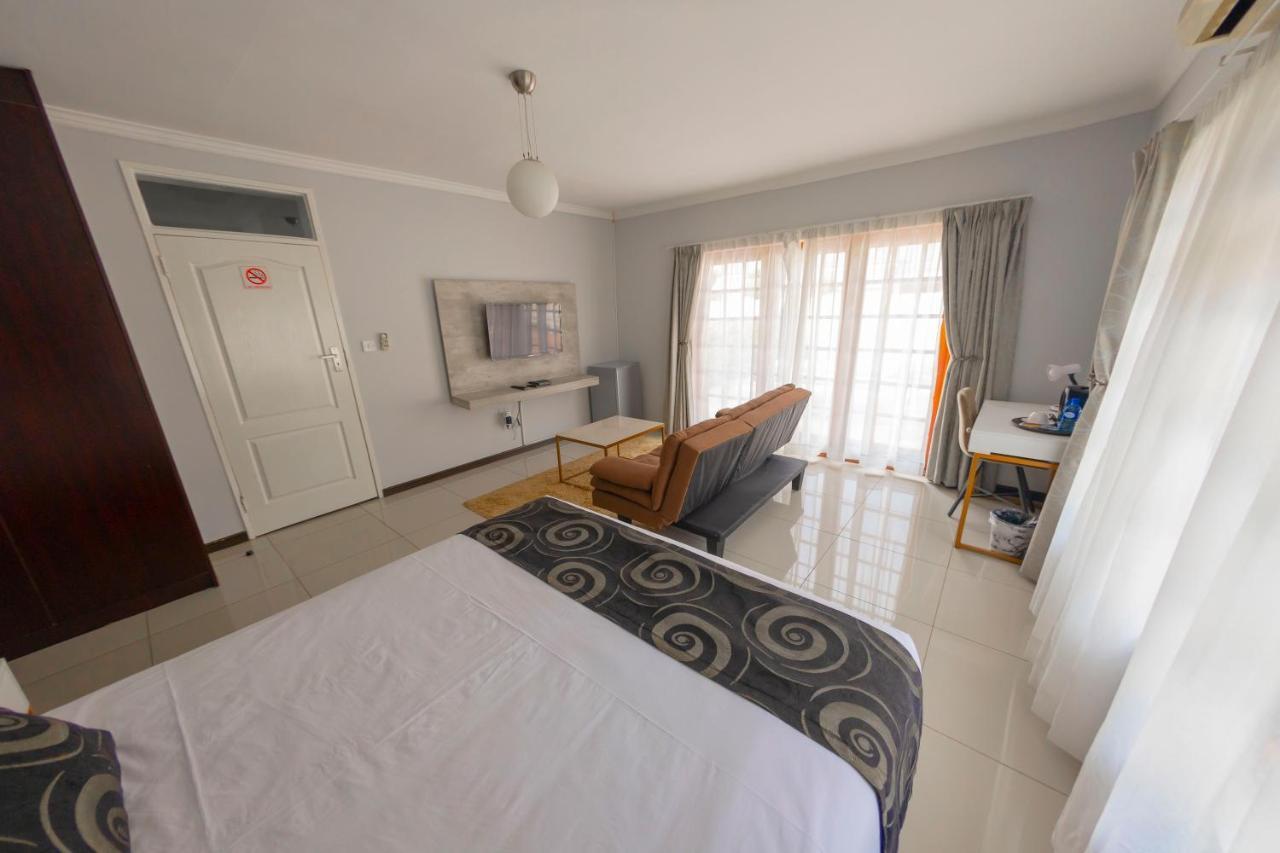 Green Lagoon Guest House Gaborone Luaran gambar